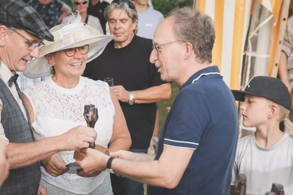 photo gallery image 01