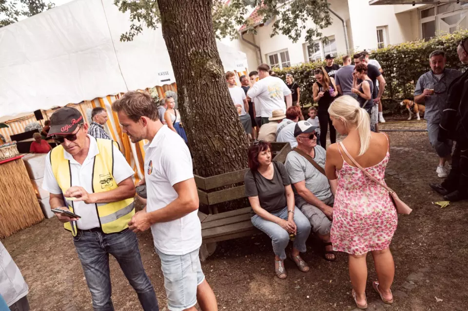 photo gallery image 01