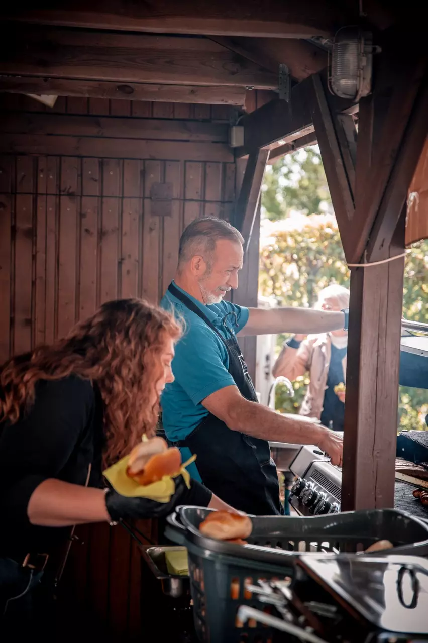 photo gallery image 01