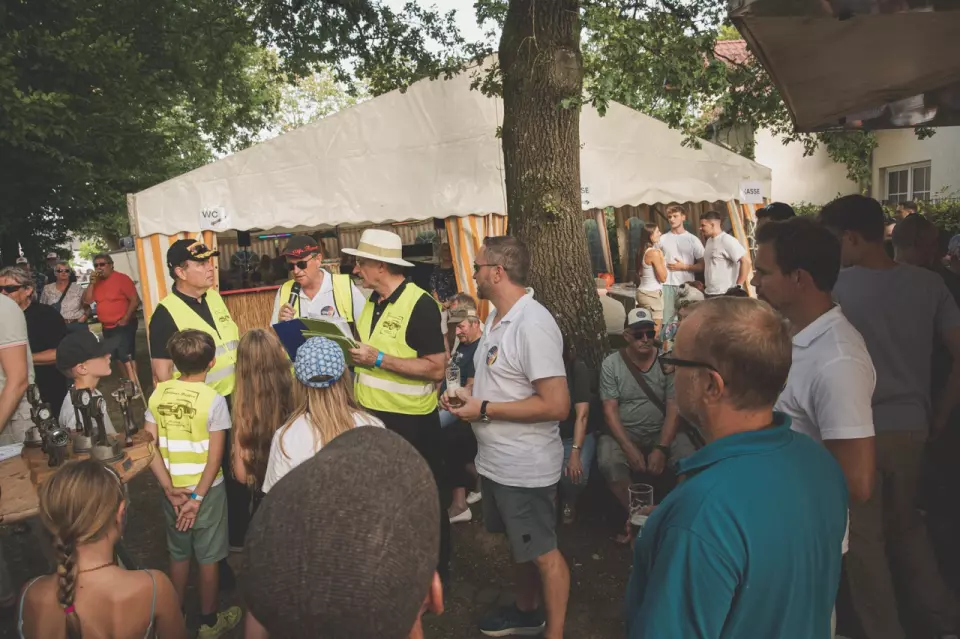 photo gallery image 01