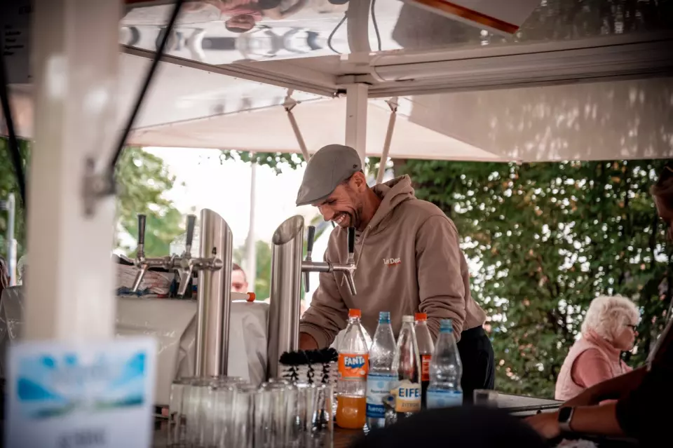 photo gallery image 01