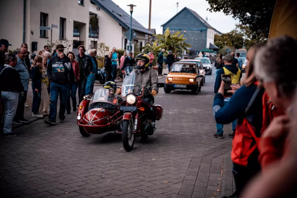 photo gallery image 01