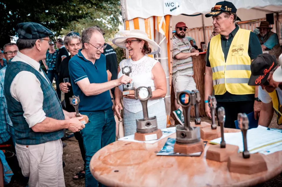 photo gallery image 01