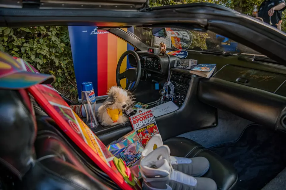 photo gallery image 01