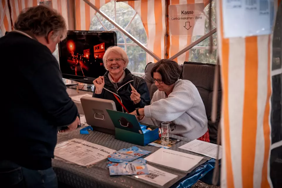 photo gallery image 01