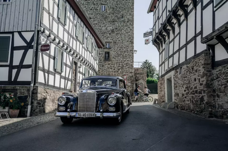 photo gallery image 01