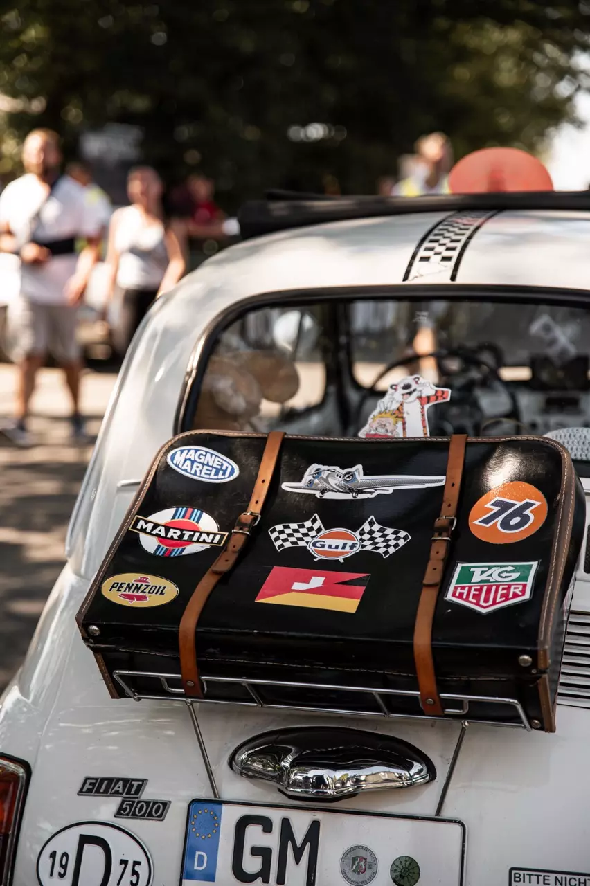 photo gallery image 01