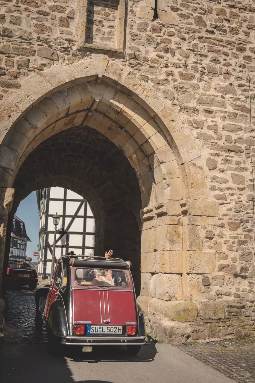 photo gallery image 01