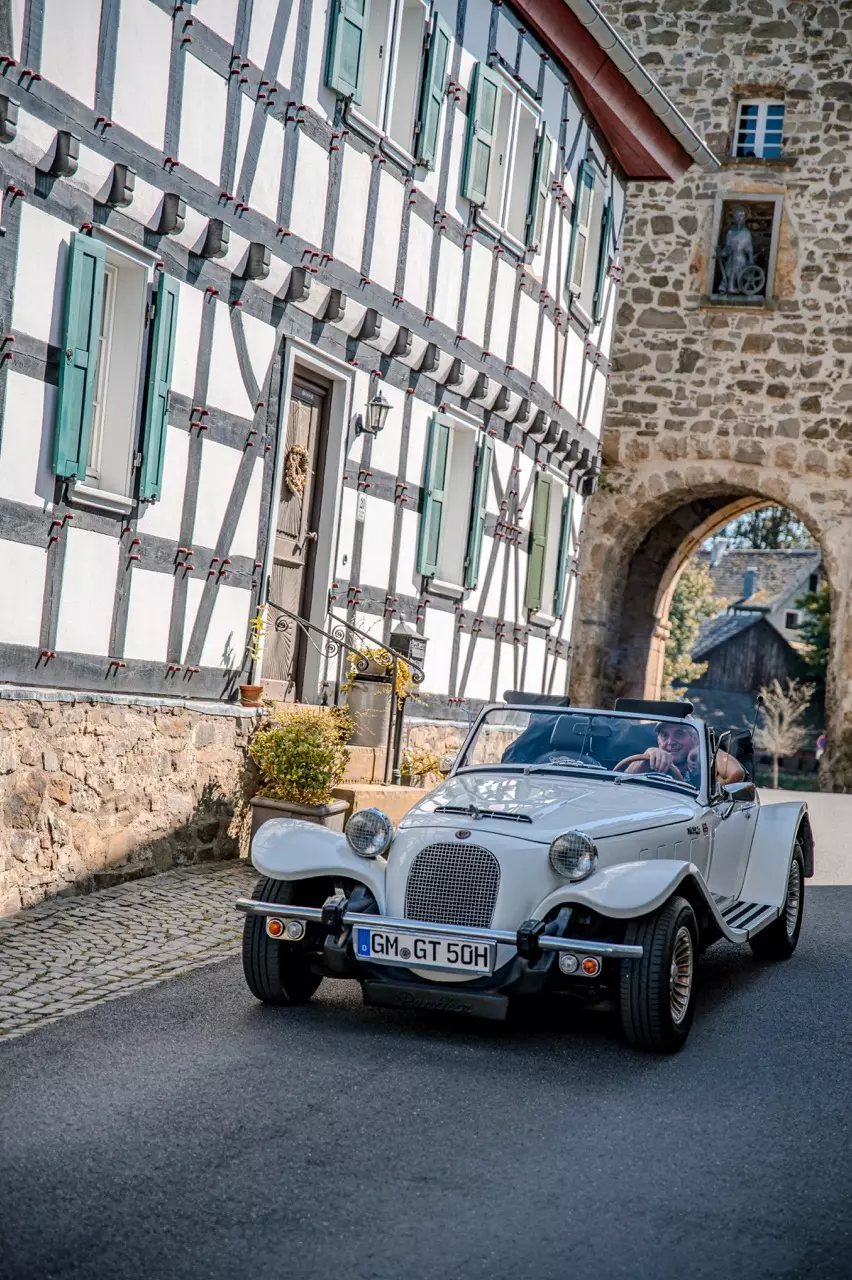 photo gallery image 01