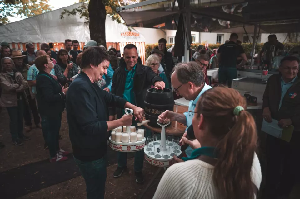 photo gallery image 01