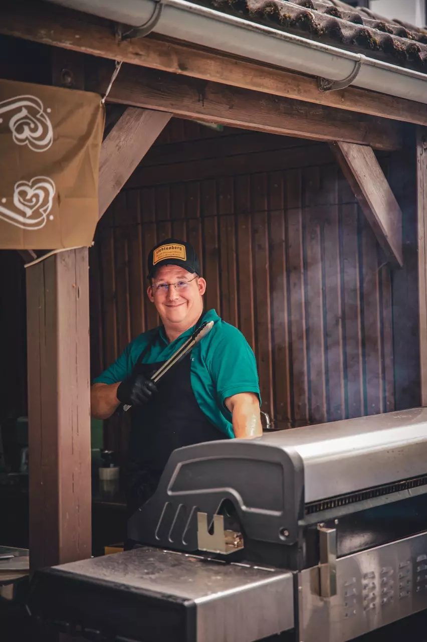 photo gallery image 01