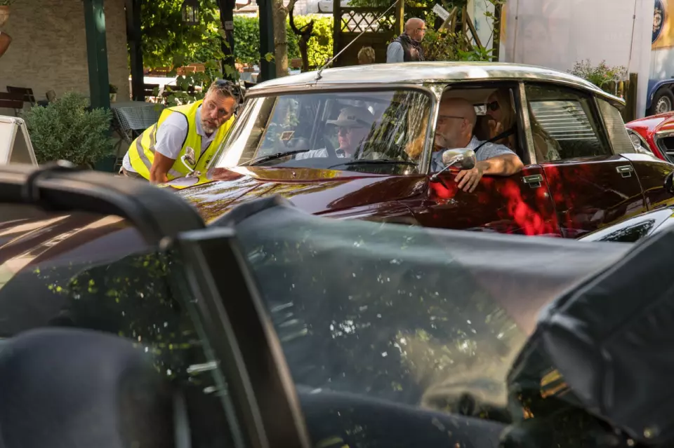 photo gallery image 01