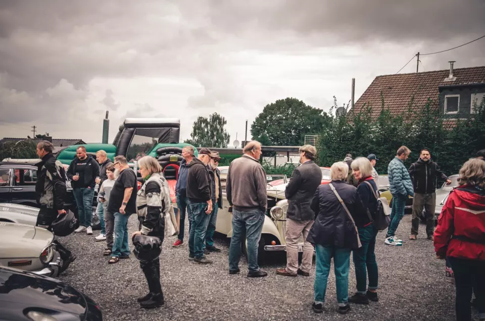 photo gallery image 01