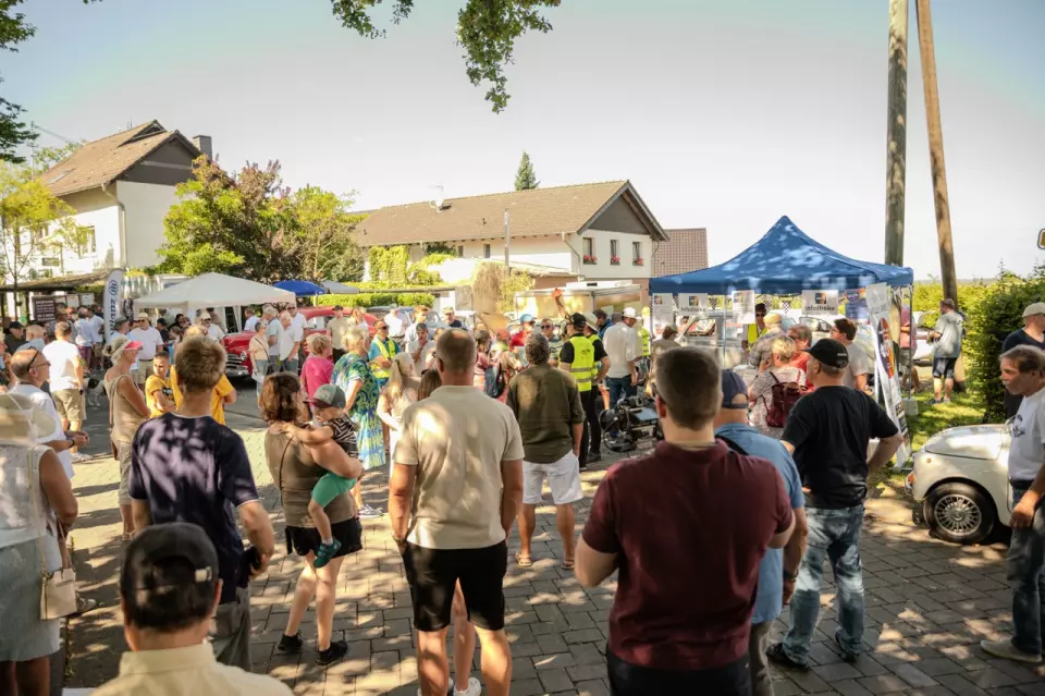 photo gallery image 01