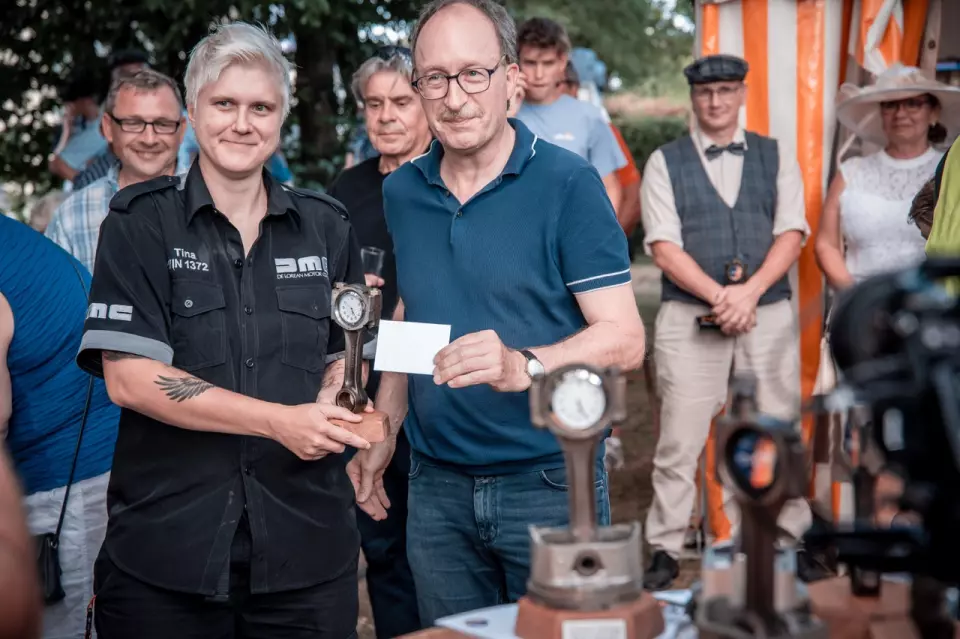 photo gallery image 01